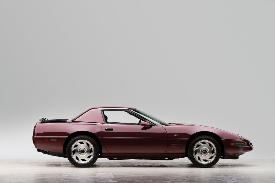  Chevrolet Corvette Convertible 1993 года  (фото 2 из 20)